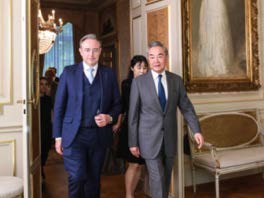 Belgian Prime Minister Bart De Wever and Wang Yi