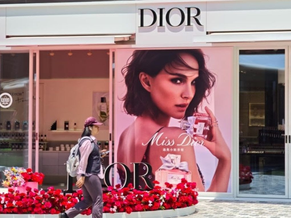 Dior store in Shanghai, fined for data violations