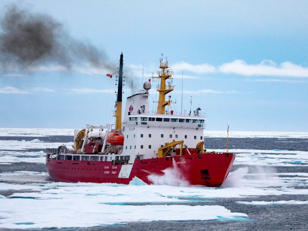 Icebreaker / Arctic