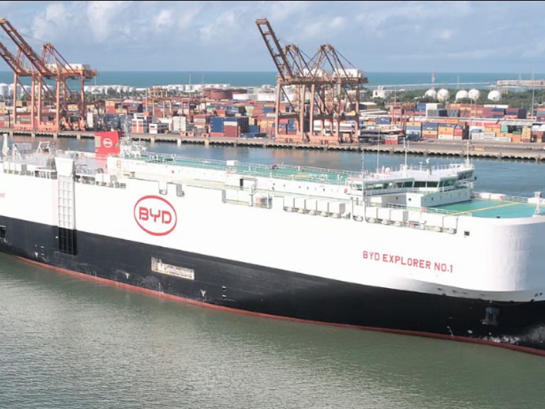 Suez Canal / car carriers